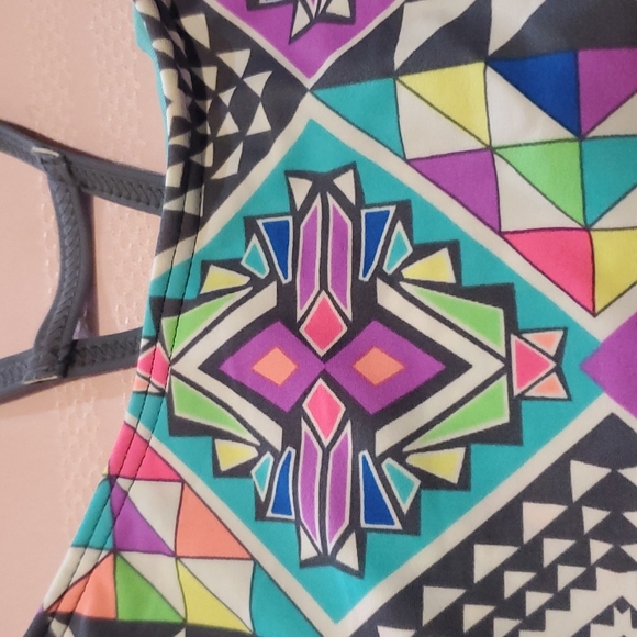 Malibu Barbie neon bikini top - Picture 2 of 9